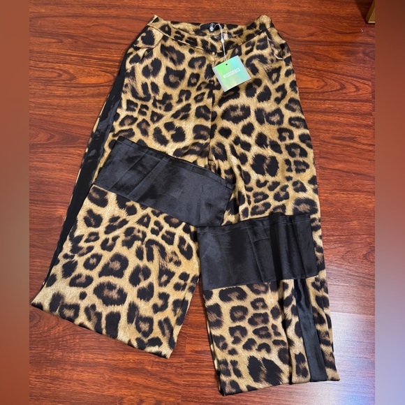 Missguided + Leopard Print Flare Pants - Picture 5 of 6